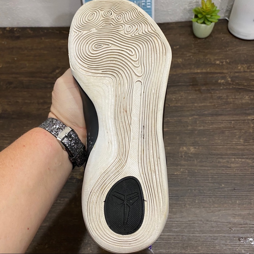 Nike Kobe Bryant 9 Black History Month Sneaker 8.5 - Picture 4 of 14